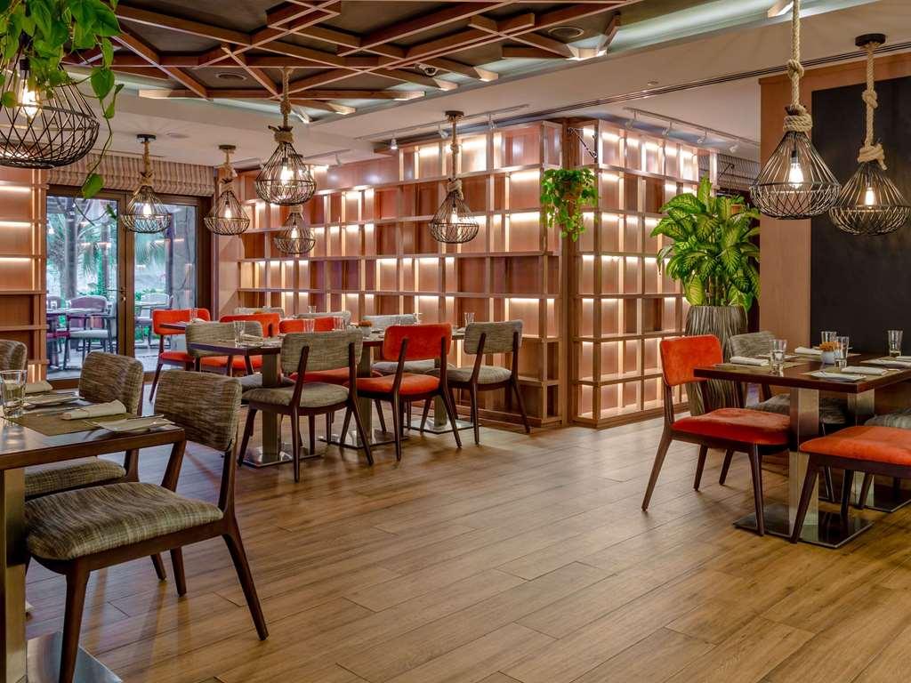 Sofitel Dubai The Palm Luxury Apartments Restaurant photo